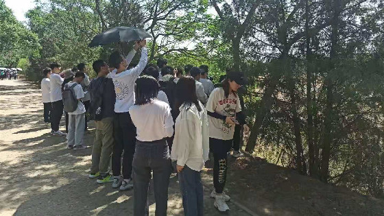 7f108307391e679e9b5422b776107be3.jpg 参观_副本.jpg