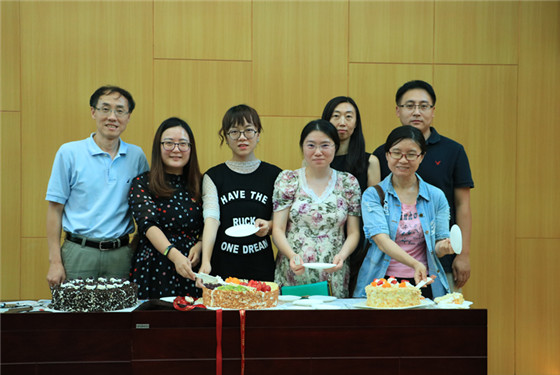 0ce0a1ae925d843ada82b86364101185.jpg 20170921英国上市公司365举办2017年第三季度教职工生日集体庆祝活动 (4)_副本.jpg